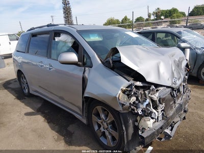 TOYOTA SIENNA 2015