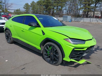 LAMBORGHINI URUS 2022