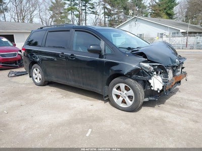 TOYOTA SIENNA 2011