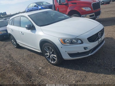VOLVO V60 CROSS COUNTRY 2015