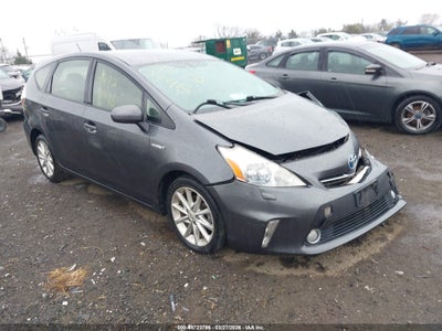 TOYOTA PRIUS V 2012