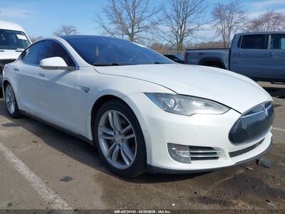 TESLA MODEL S 2015