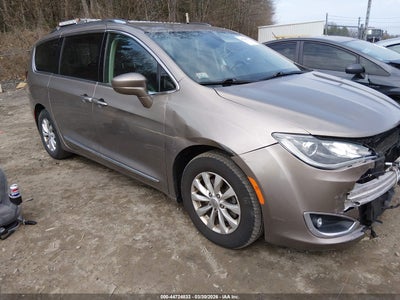 CHRYSLER PACIFICA 2018