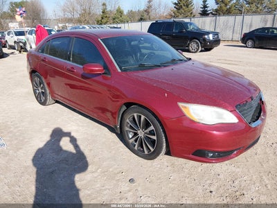 CHRYSLER 200 2013