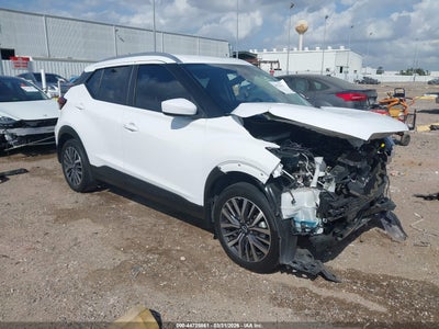 NISSAN KICKS 2023