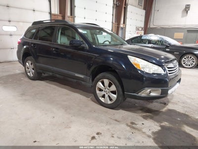 SUBARU OUTBACK 2012