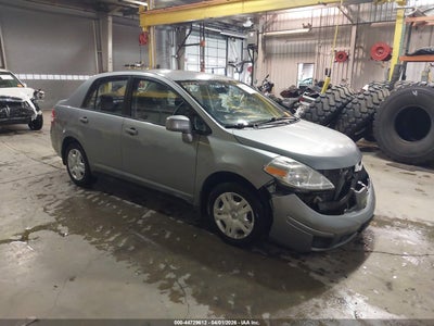 NISSAN VERSA 2011