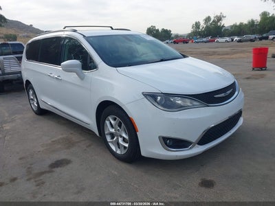 CHRYSLER PACIFICA 2017