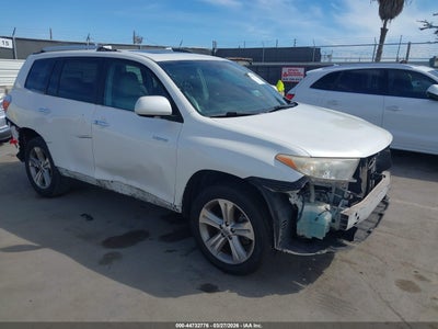 TOYOTA HIGHLANDER 2013