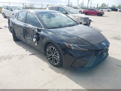 TOYOTA CAMRY 2025