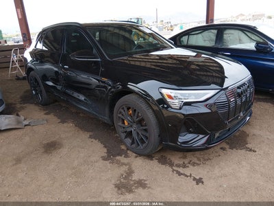 AUDI E-TRON 2022