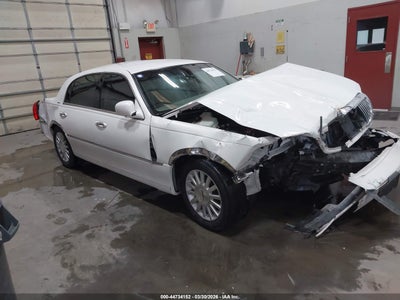 LINCOLN TOWN CAR 2003