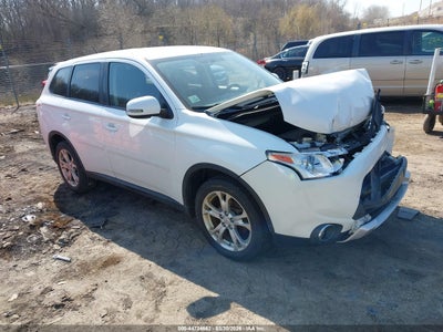MITSUBISHI OUTLANDER 2015