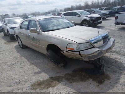 LINCOLN TOWN CAR 2011