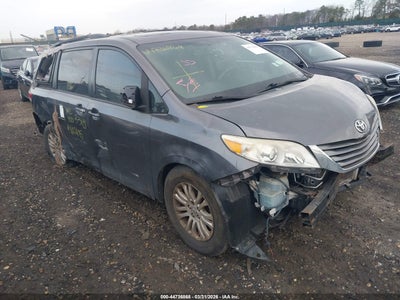 TOYOTA SIENNA 2012