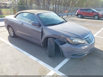 CHRYSLER 200 2013