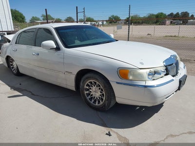 LINCOLN TOWN CAR 2001