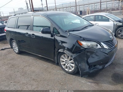 TOYOTA SIENNA 2013