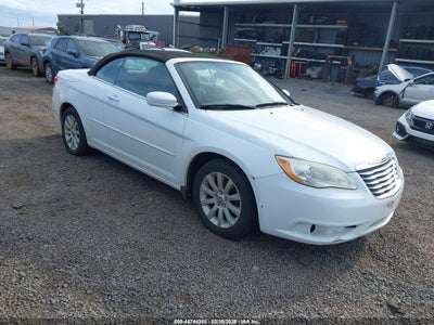 CHRYSLER 200 2011