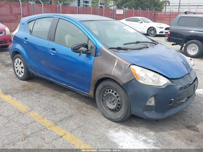 TOYOTA PRIUS C 2014