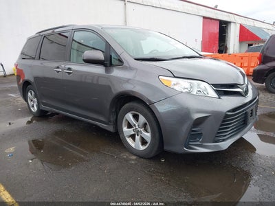 TOYOTA SIENNA 2019
