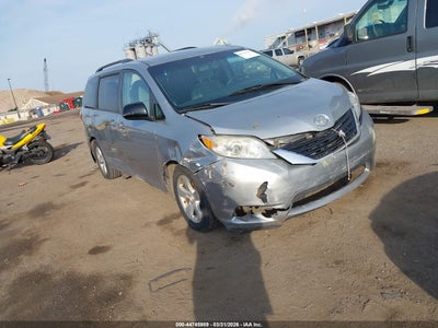 TOYOTA SIENNA 2015