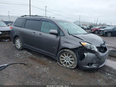 TOYOTA SIENNA 2012