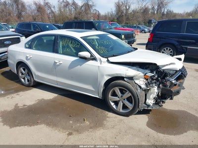 VOLKSWAGEN PASSAT 2013