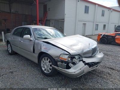LINCOLN TOWN CAR 2011