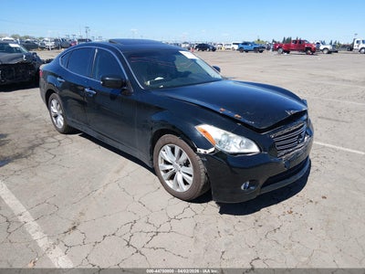 INFINITI M37 2011