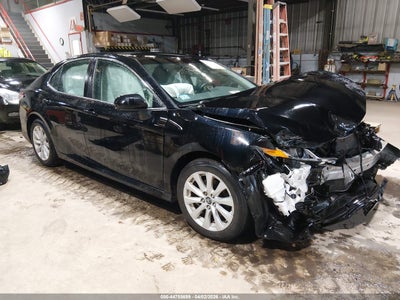 TOYOTA CAMRY 2020