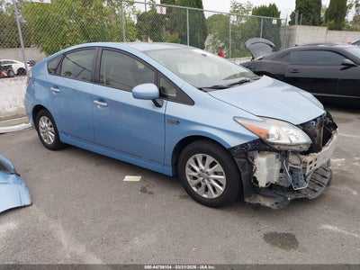 TOYOTA PRIUS PLUG-IN 2013