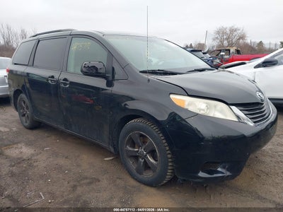 TOYOTA SIENNA 2012
