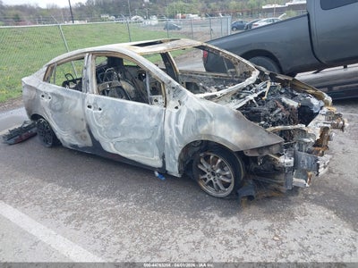 TOYOTA PRIUS 2016
