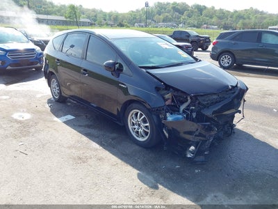 TOYOTA PRIUS V 2012