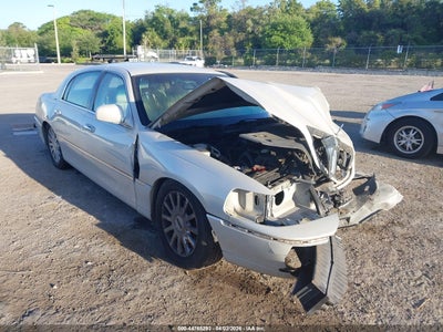 LINCOLN TOWN CAR 2006