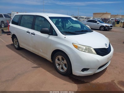 TOYOTA SIENNA 2013