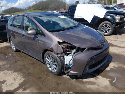 TOYOTA PRIUS V 2017