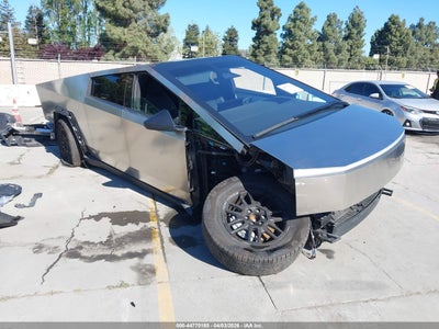 TESLA CYBERTRUCK 2024