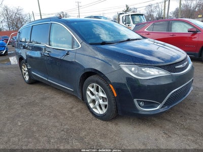 CHRYSLER PACIFICA 2017
