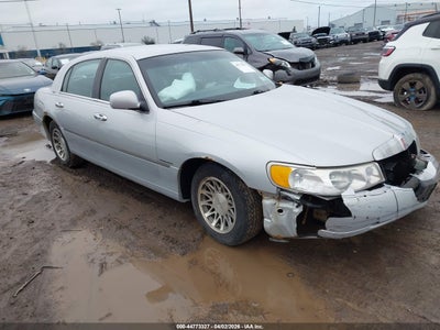 LINCOLN TOWN CAR 2000