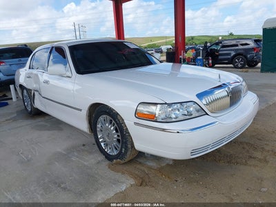 LINCOLN TOWN CAR 2009