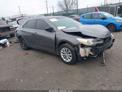 TOYOTA CAMRY 2016
