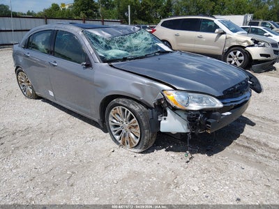 CHRYSLER 200 2013