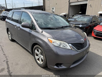 TOYOTA SIENNA 2014