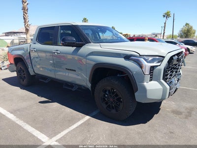 TOYOTA TUNDRA 2024
