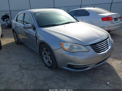 CHRYSLER 200 2013