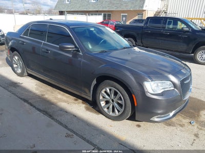 CHRYSLER 300 2015