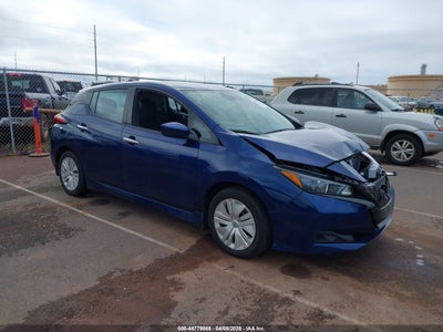 NISSAN LEAF 2025