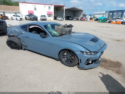 FORD MUSTANG 2024